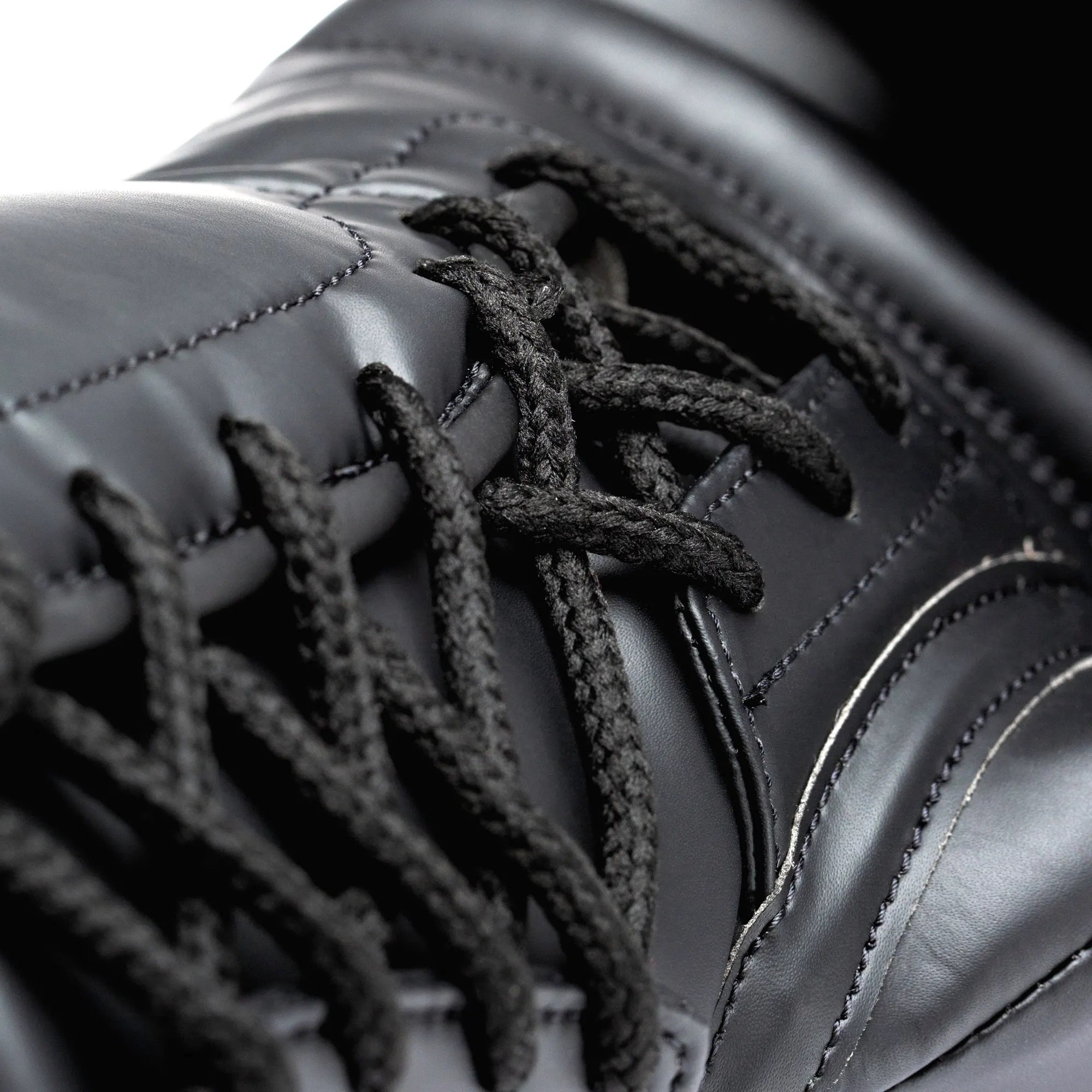 Everlast Elite 2 Pro Boxing Gloves - Laced Black